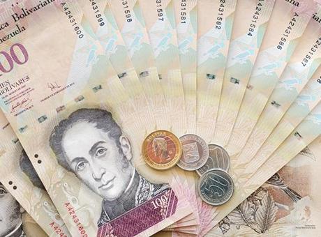 Venezuela'da Mitingde Önemli Duyuru: Asgari Ücret ve Emekli Aylığına Yüzde 26 Zam