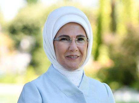 Emine Erdoğan'dan Anlamlı 1 Mayıs Mesajı: Emeğin Kutsallığına Vurgu