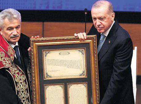 Cumhurbaşkanı Erdoğan'dan Yeni Anayasa Çağrısı: Anayasa Özlemi Devam Ediyor