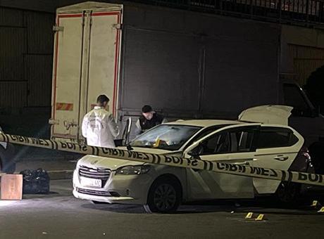 Küçükçekmece'de Polis Takibinde Kaza: 1 Polis Yaralı, 2 Gözaltı