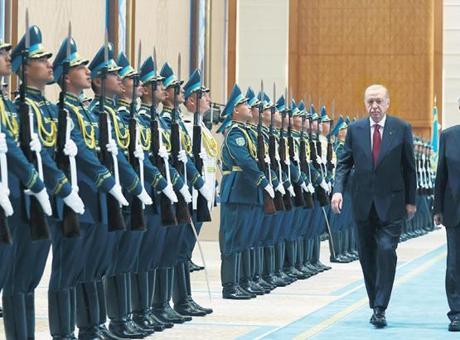 Cumhurbaşkanı Erdoğan, Türkiye-Kazakistan İş Forumu'nda Hedefi 15 Milyar Dolar Olarak Belirledi