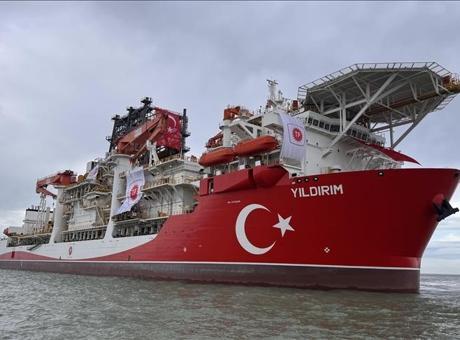 Yıldırım Derin Deniz Sondaj Gemisi Karadeniz'deki İlk Görevine Başladı