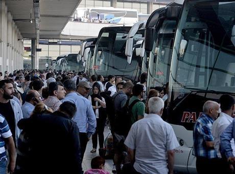 Bayramda Güvenli Seyahat İçin Sıkı Denetim: 44 Bin Polis Görevde
