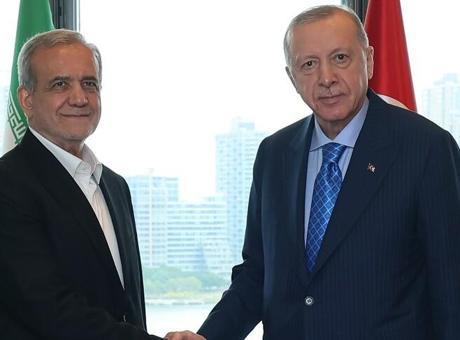 Cumhurbaşkanı Erdoğan, İran Cumhurbaşkanı Pezeşkiyan ile Önemli Bir Görüşme Gerçekleştirdi
