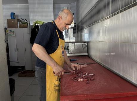 Kurban Etlerini İşlemek İçin Kasaplarda Yoğunluk Başladı