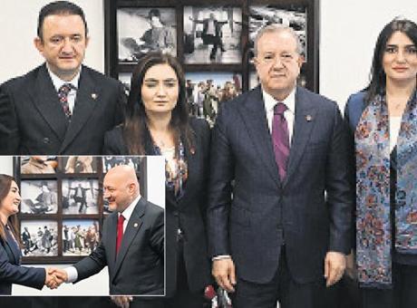 CHP'de Bayramlaşma İki Ayrı Adreste Gerçekleşti