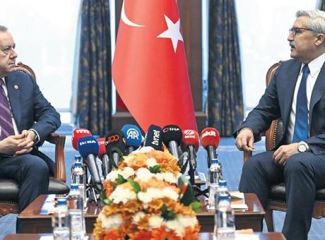 Partiler Bayramlaştı: 'Türkiye’nin Birlik ve Beraberliğe İhtiyacı Var'