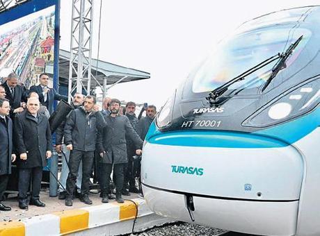 Milli Elektrikli Hızlı Tren, 240 Kilometre Hız Rekoru Kırdı