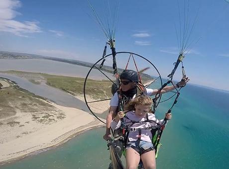 Saros Körfezi'nde Farklı Bir Deneyim: Paramotorla Havadan Keşfetme İmkanı