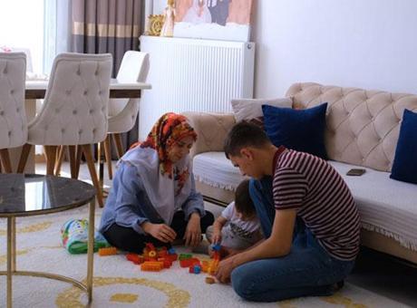  Bakan Kurum, Depremzedelerle Bayram Sevincini Paylaştı