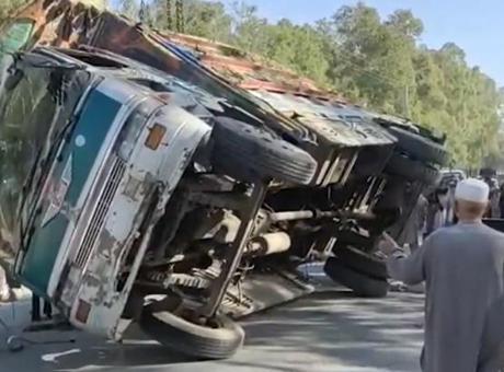 Afgan Göçmenleri Taşıyan Kamyon Kazası: 22 Ölü, 36 Yaralı