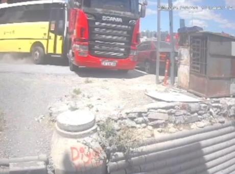 Beylikdüzü'nde Freni Boşalan Otobüs Kaza Yaptı: Bir Yaralı