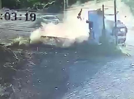 Tekirdağ’da Midibüs ve Kamyonet Çarpıştı: 1 Ölü, 8 Yaralı