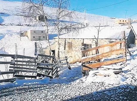 Kars'ta Mayıs Ayında Kar Sürprizi Yaşandı