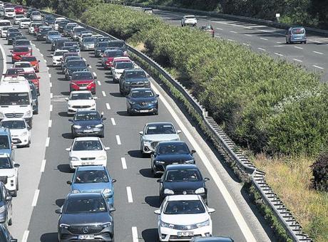 Bayram Dönüşü Otoyollarda Uzun Kuyruklar: Tersine Göç Başladı