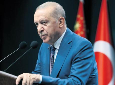 Cumhurbaşkanı Erdoğan'dan Kritik Açıklamalar: Ulaşım Projeleri ve Siyasi Gelişmeler Üzerine Değerlendirmelerde Bulundu