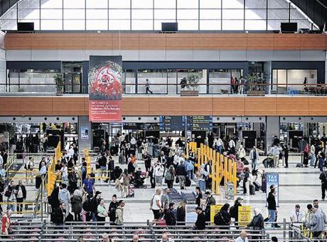 Sabiha Gökçen Havalimanı'nda Tarihi Uçuş Rekoru Kırıldı