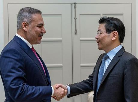 Dışişleri Bakanı Hakan Fidan, Singapur Başbakanı Wong ile Görüşme Gerçekleştirdi