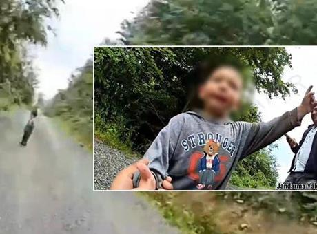 Kayıp 3 Yaşındaki Göktürk Ormanda Bulundu, Jandarmayla Eğlenceli Anlar Yaşadı