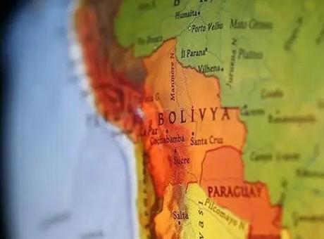 Bolivya'da İki Bakanın İstifası Ülkeyi Sarstı