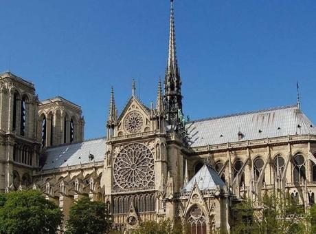Paris'te 'Yüzyılın Kazısı': Notre Dame Önünde Bulunan Hazine ve Gizemli Yazılar
