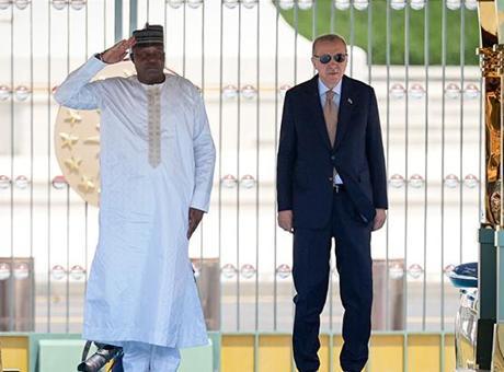 Cumhurbaşkanı Erdoğan, Nijer Cumhurbaşkanı Tchiani'yi Törensel Bir Karşılama ile Ağırladı