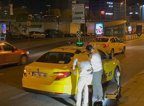 Şişli'de Taksi Sürücüsü Saldırıya Uğradı; Hayati Tehlikesi Devam Ediyor