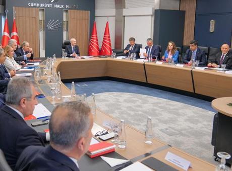 CHP MYK Toplantısı: Hedef Partiyi Birlikte Tutmak