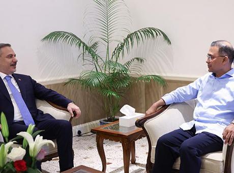 Dışişleri Bakanı Hakan Fidan, Bangladeş Başbakanı Rahman ile Kritik Görüşme Gerçekleştirdi