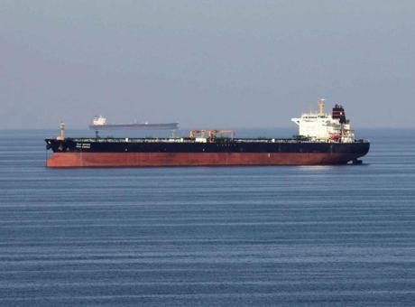 Basra Körfezi'nde Petrol Kirliliği Alarmı: Saldırı Sonrası Lavan Adası Rafinerisi'nde Kirlilik Tespit Edildi