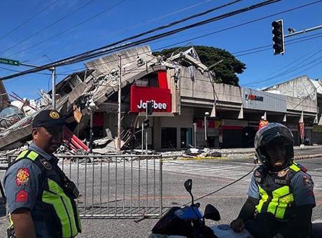 Filipinler'de 7.8 Büyüklüğünde Deprem: Tsunami Uyarıları ve Kurtarma Çalışmaları Devam Ediyor