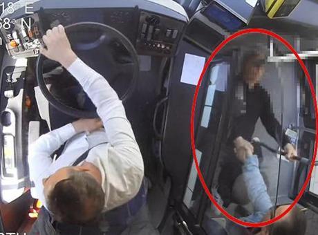 İETT Otobüsünde Düşen Yolcu, Hastanede Hayatını Kaybetti