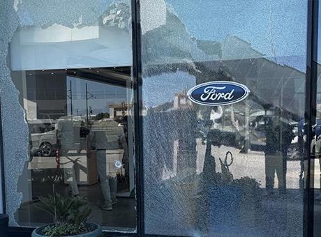 Antalya'da Otokoç Galerisinde Silahlı Saldırı: 13 Gözaltı