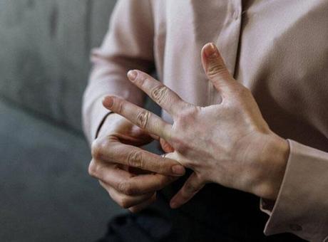 Anayasa Mahkemesi'nin Nafaka Kararı: Süresiz İfadesinin İptali Ne Anlama Geliyor?