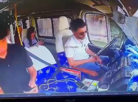 Direksiyonda Uyuyakalan Sürücü, Kazada 7 Kişiyi Yaraladı
