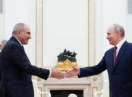 Ermenistan-Rusya İlişkilerinde Yumuşama: Paşinyan'dan Putin'e Kutlama Mesajı