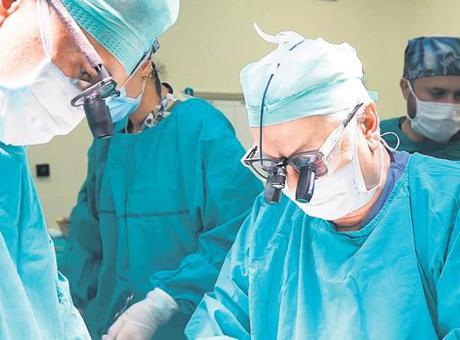 Malatya'da Tarihi Başarı: Sekizli Çapraz Karaciğer Nakli Gerçekleşti