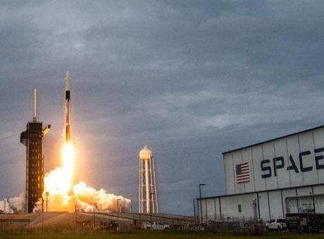 SpaceX'in Piyasa Değeri 3 Trilyon Doları Geçti