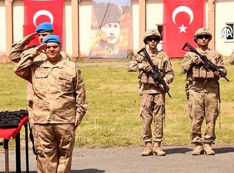 Engelli Babanın Askerlik Hayali Gerçekleşti: Jandarma Tugayı'nda Duygusal Yemin Töreni