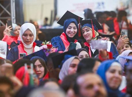 Türkiye Bursları, 2.800 Yeni Gönül Elbisesi ile Dünyaya Açıldı