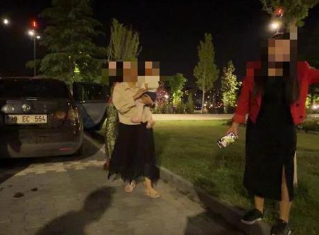 Kayseri'de Dehşet Veren Olay: Bebeğini Arabada Unutan Anne, Gazetecilere Saldırdı