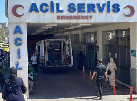 Şanlıurfa'da Trajik Kaza: Çekiciyle Çarpışan Otomobil Şarampole Uçtu, 1 Ölü, 2 Yaralı