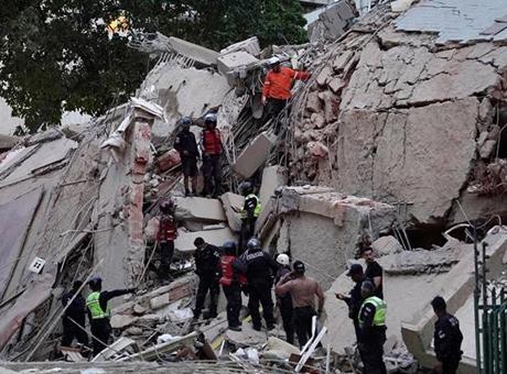 Venezuela'da Ardışık 7.5 ve 7.2 Şiddetinde Depremler: OHAL İlan Edildi, Kurtarma Çalışmaları Devam Ediyor