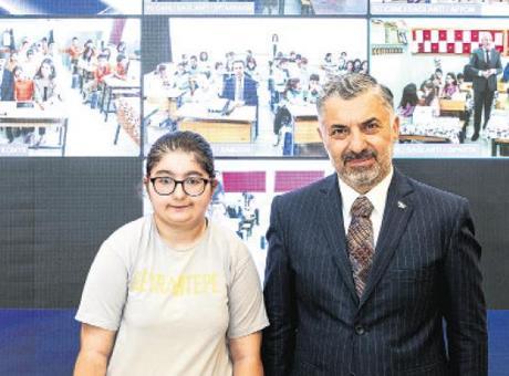 7 İlde 5G Teknolojisiyle Eğitim Sevinci: Günışığı Projesi Karne Dağıttı