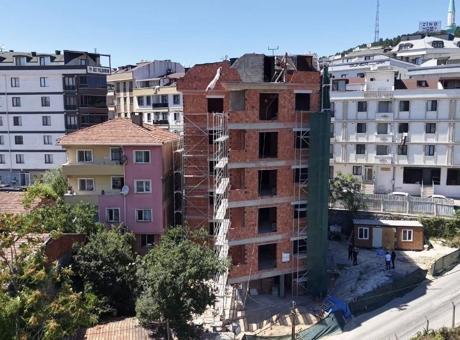Çekmeköy'deki 'Eğri Bina' İddiası Çürütüldü: Belediye Başkanı İncelemelerde Bulundu