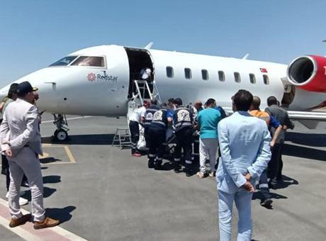 Mısır'da trafik kazası geçiren 3 Türk vatandaşı Türkiye'ye getirildi