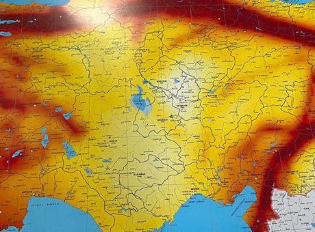 Adana’da deprem paniği! Kritik uyarı geldi: Faylar birbirini tetikliyor