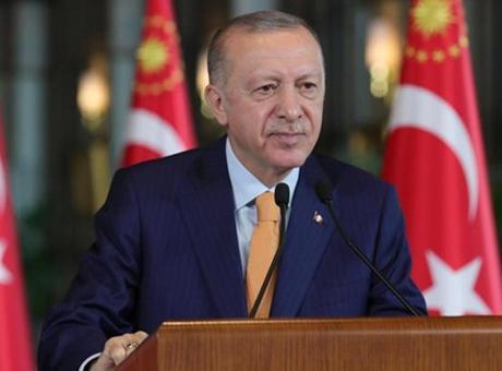Cumhurbaşkanı Erdoğan, milli boksör Hatice Akbaş'ı tebrik etti