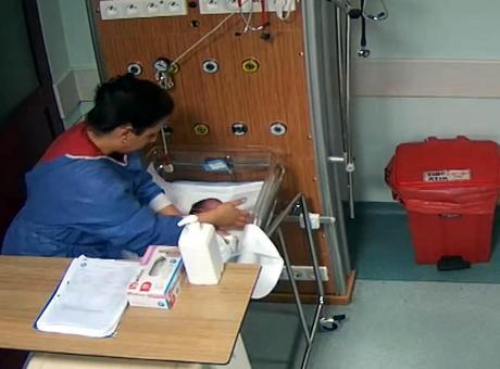 Hemşire Hazel Dırık Bağrıyanık'tan İkinci Bebeklere Şiddet Vakası: Güvenlik Kamerası Görüntüleri Ortaya Çıktı