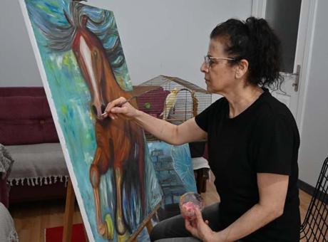 Deprem Anında Resim Yapan Ressam, Hayata Fırçasıyla Tutundu